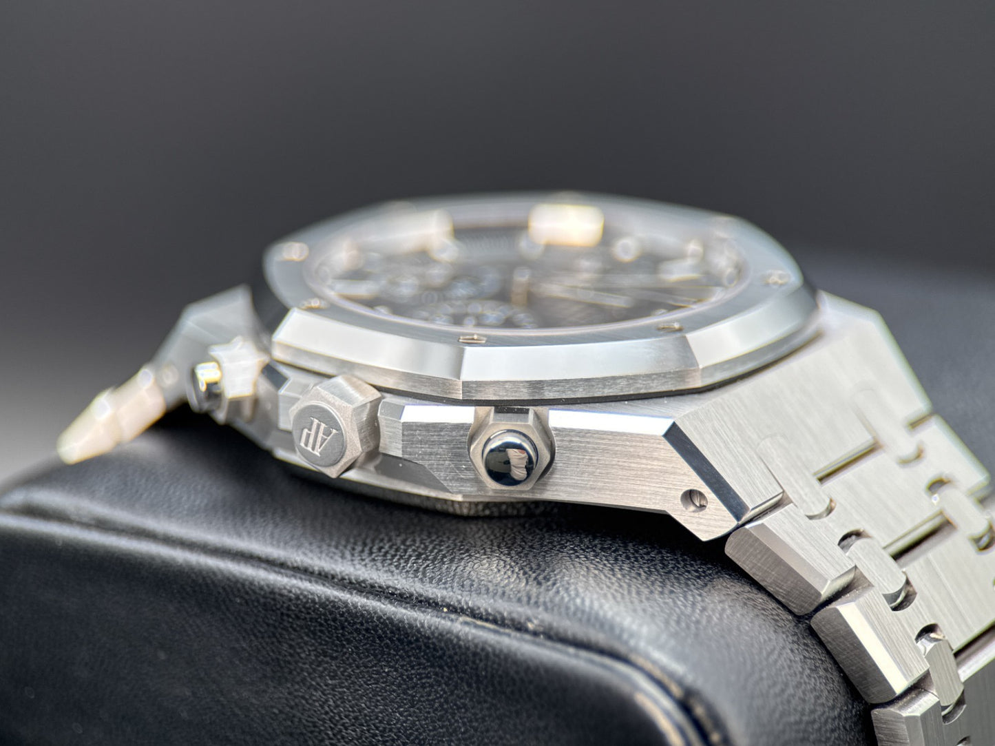 Audemars Piguet Royal Oak 26240ST Black Dial Steel 41mm Chronograph - 20262