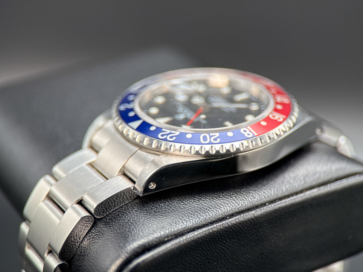 Rolex GMT-Master II 16710 Pepsi Black Dial - photo 5 of 11