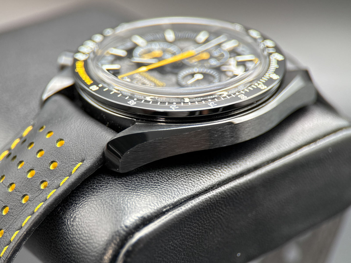 OMEGA Speedmaster Moonwatch Dark Side of the Moon Apollo 8 311.92.44.30.01.0014
