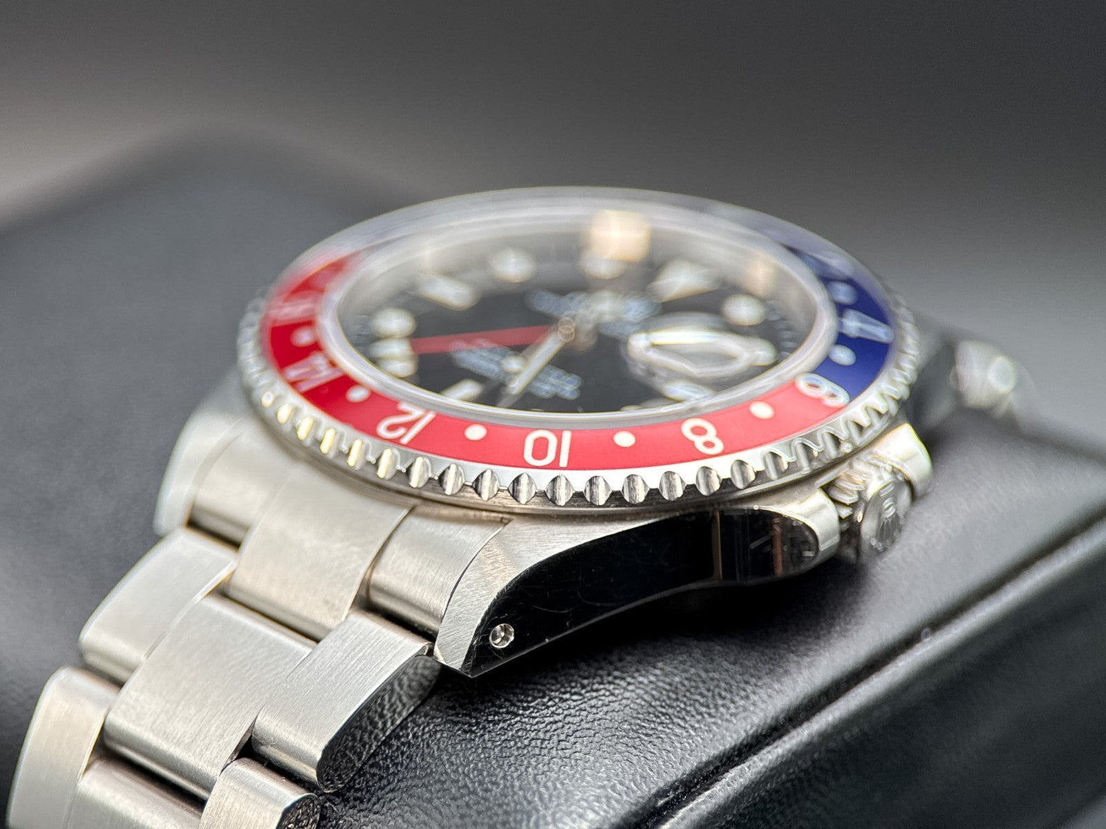 Rolex GMT-Master II 16710 Pepsi Bezel Steel 40mm Automatic Watch - 20011