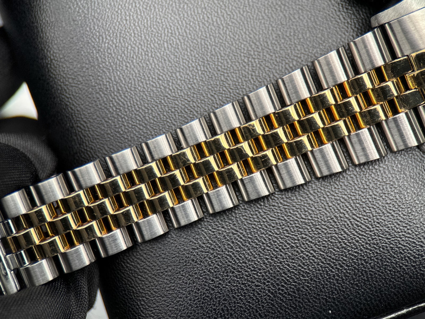 Rolex Datejust 16233 White Diamond Dial Two-Tone Automatic 36mm Watch - 19977