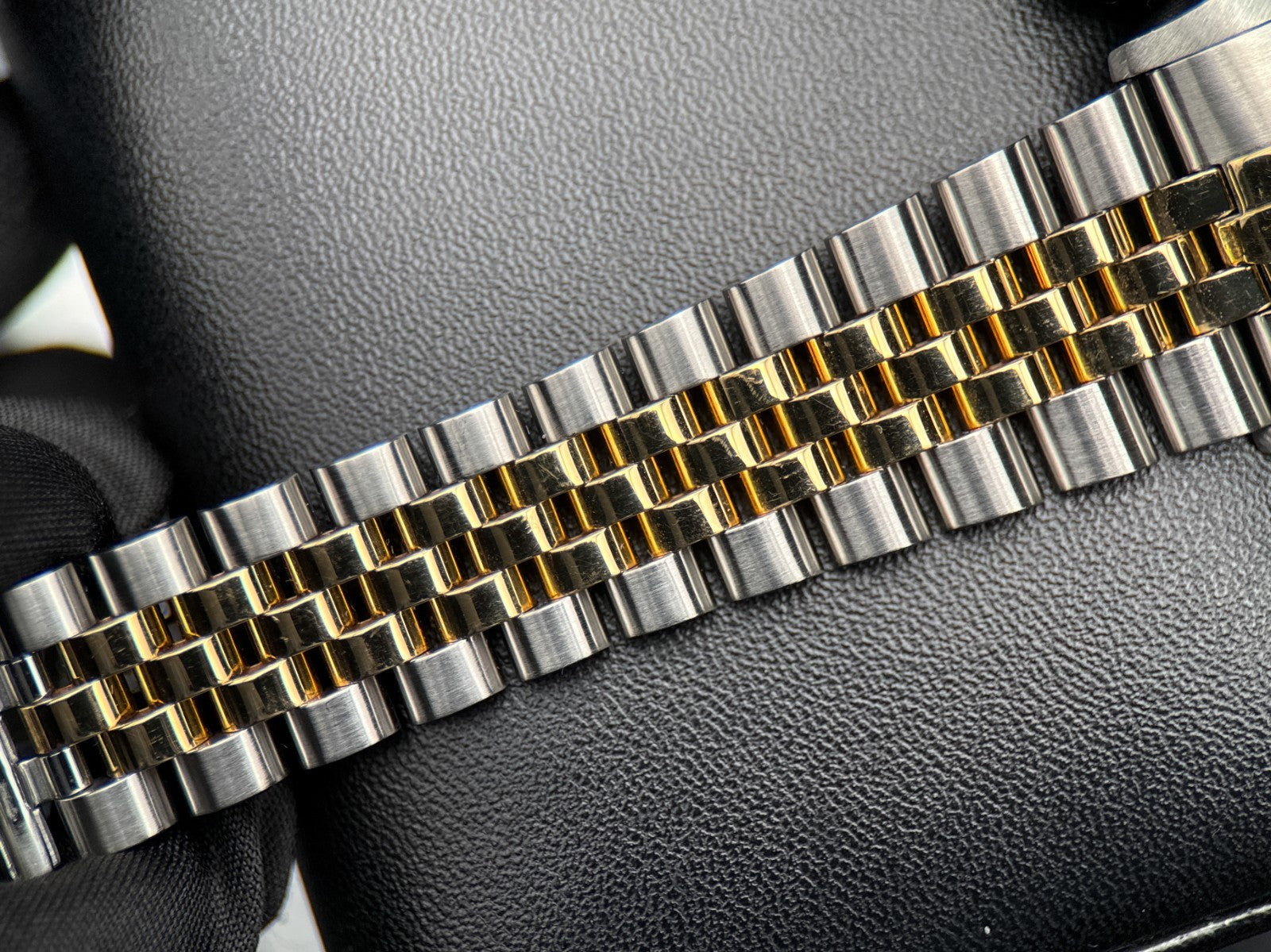 Rolex Datejust 16233 White Diamond Dial Two-Tone Automatic 36mm Watch - 19977