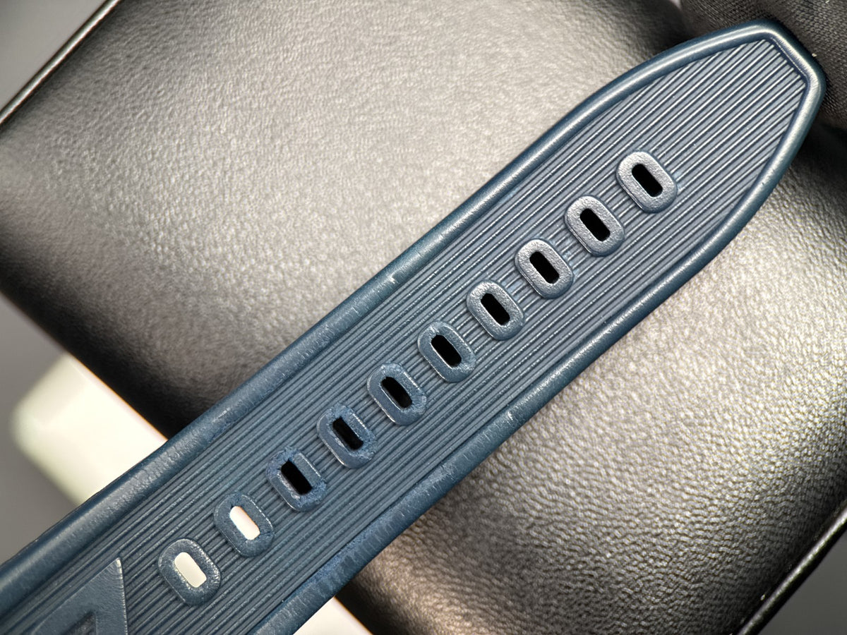 Breitling Chrono Avenger M1 E73360 Blue Dial - photo 7 of 8