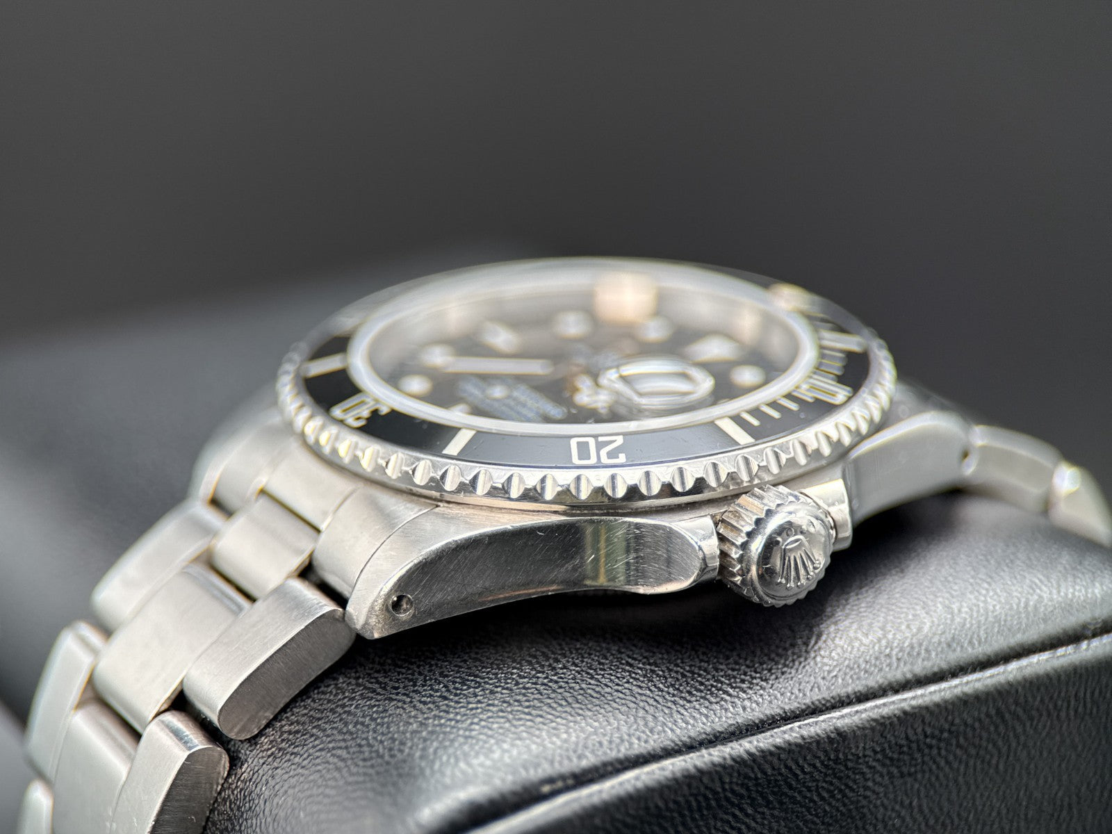 Vintage Rolex Submariner Date 16610 Black Dial Automatic 40mm Steel Watch1