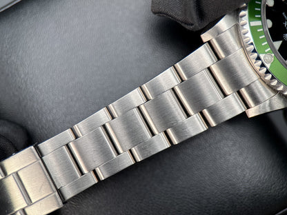Rolex Submariner 16610LV Kermit Green Bezel 40mm Automatic Watch - 20057