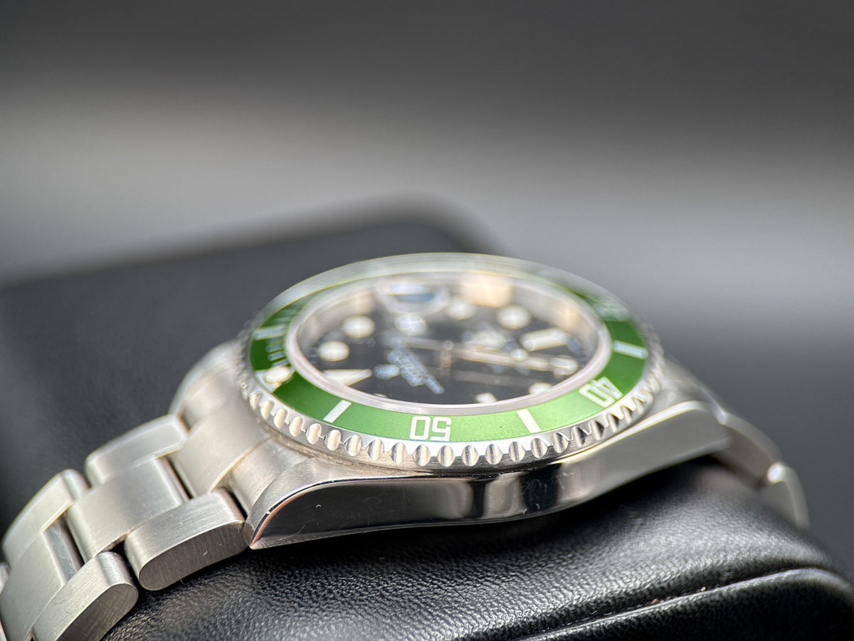 Rolex Submariner 16610LV Kermit Green Bezel 40mm Automatic Watch - 20054