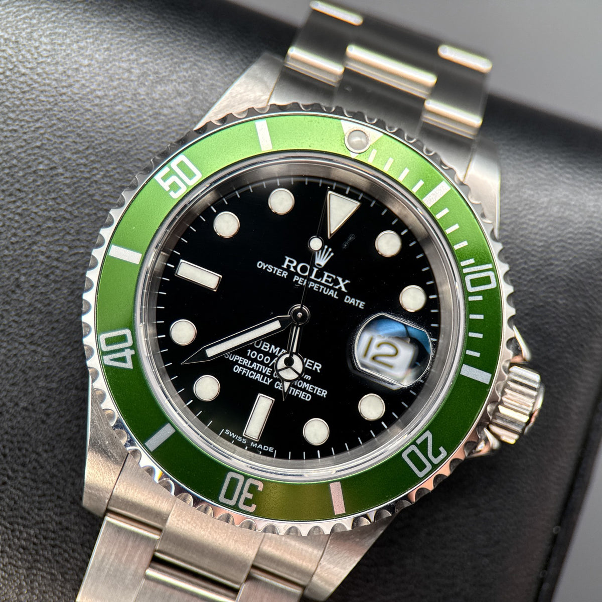Rolex Submariner 16610LV Kermit Green Bezel 40mm Automatic Watch - 20050