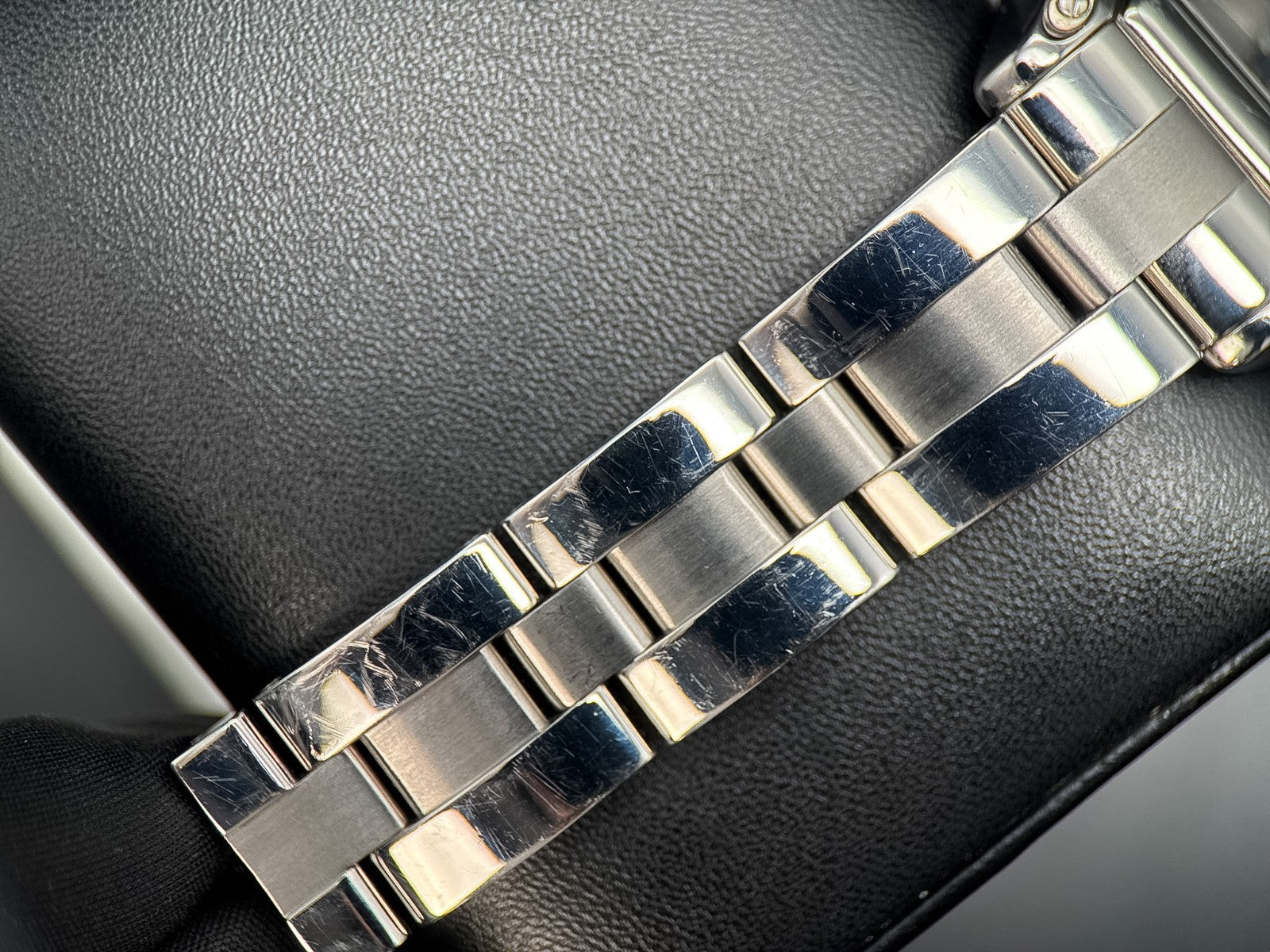 Cartier Roadster 2510 Silver Dial Steel Bracelet Automatic 37x44mm Watch7