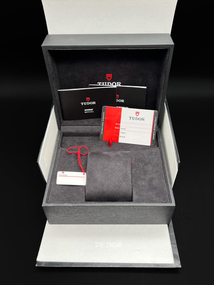 TUDOR Heritage Black Bay P01 M70150-0001 Black Dial 42mm Watch - 201910