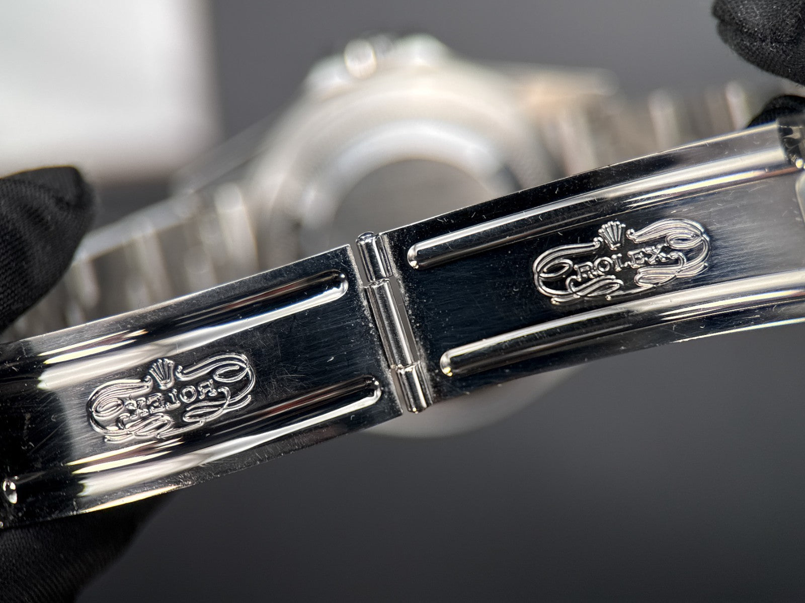 Rolex Explorer II White Dial 16570 Engraved Rehaut 40mm Automatic Watch - 20098