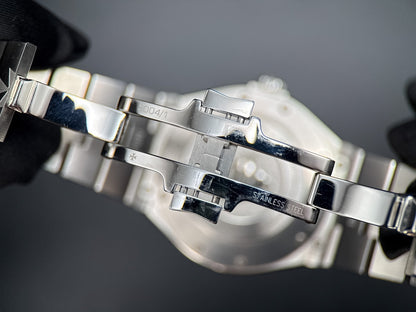 Vacheron Constantin Overseas 47040/B01A-9093 Silver 2016 - photo 9 of 11