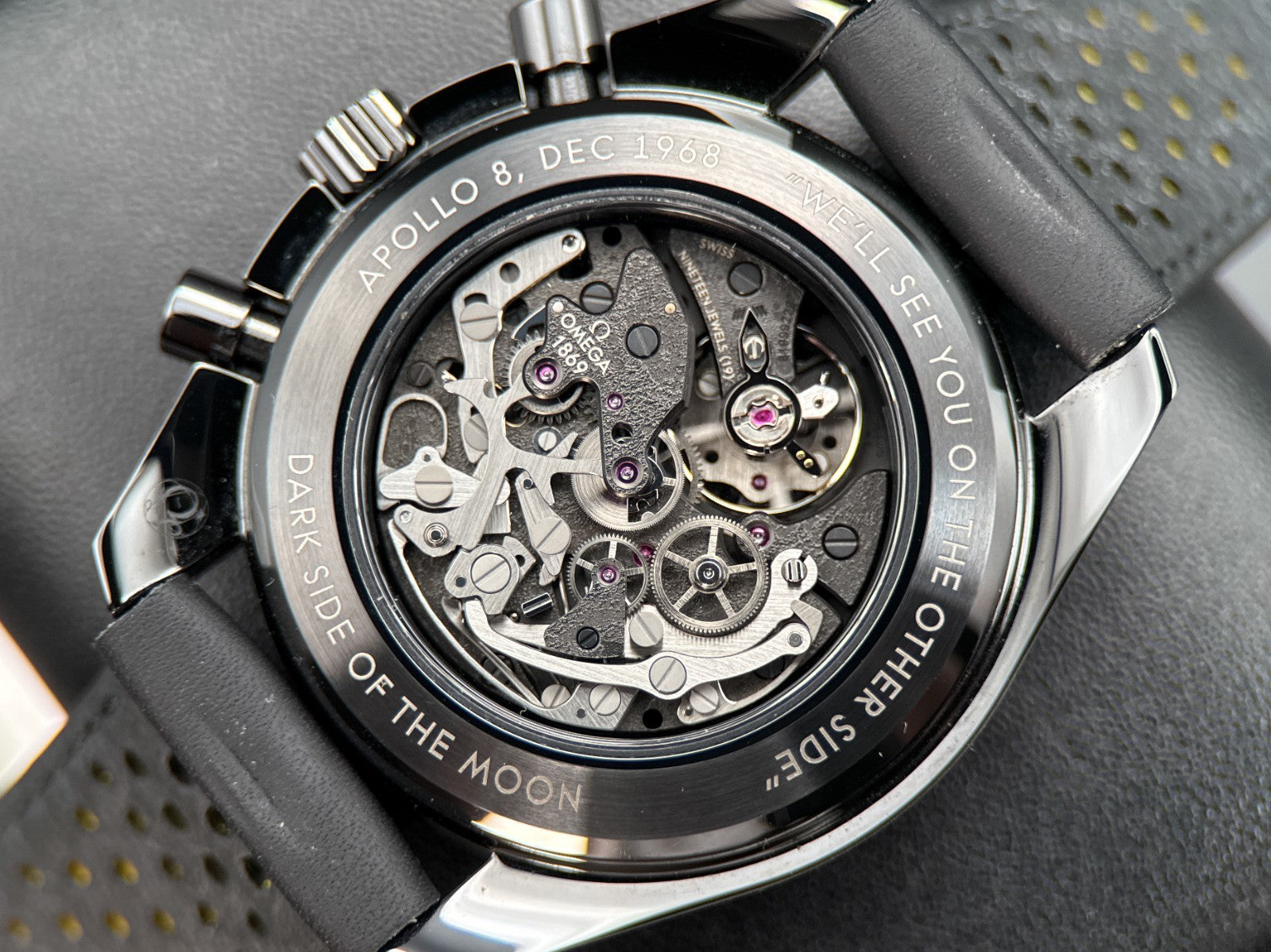 OMEGA Speedmaster Moonwatch Dark Side of the Moon Apollo 8 311.92.44.30.01.0015