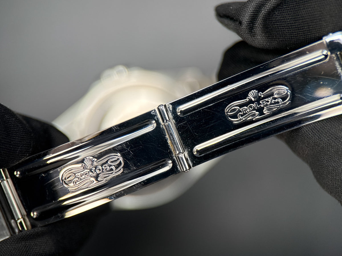 Rolex GMT-Master II 16710 Pepsi Black Dial - photo 9 of 11