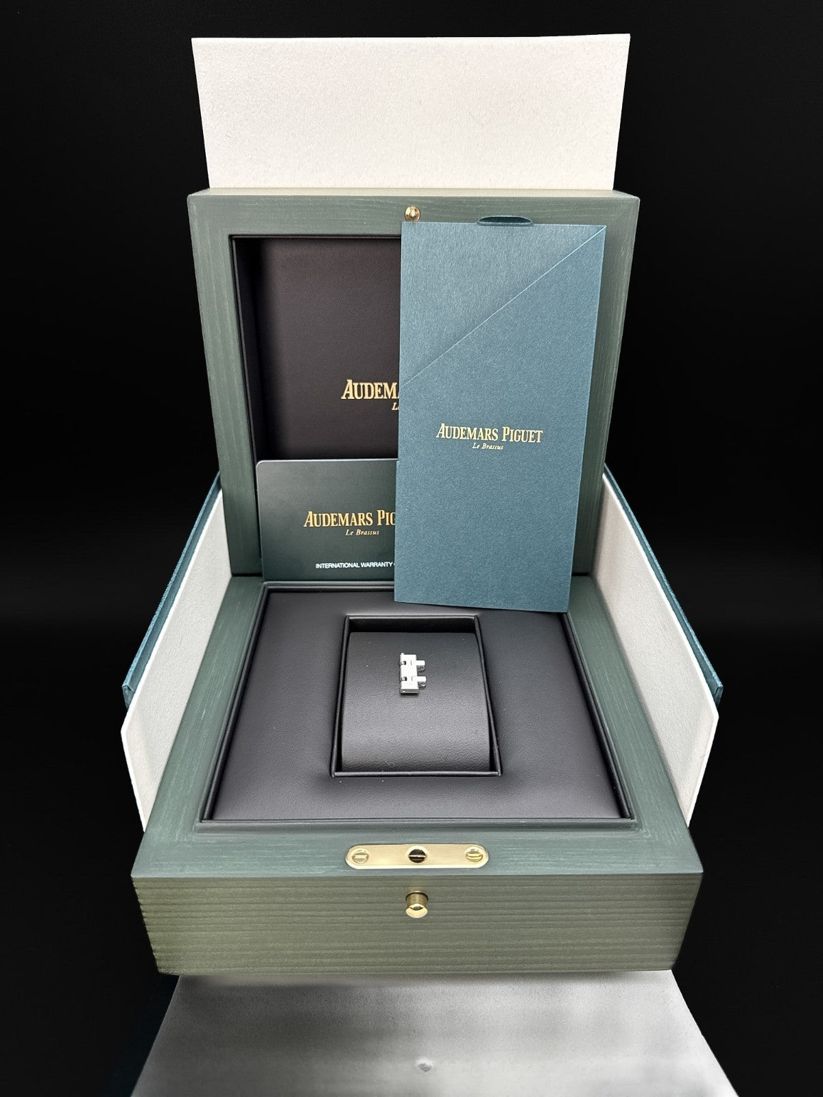 Audemars Piguet Royal Oak 15510ST.OO.1320ST.07 Black Dial Automatic 41mm - 202510