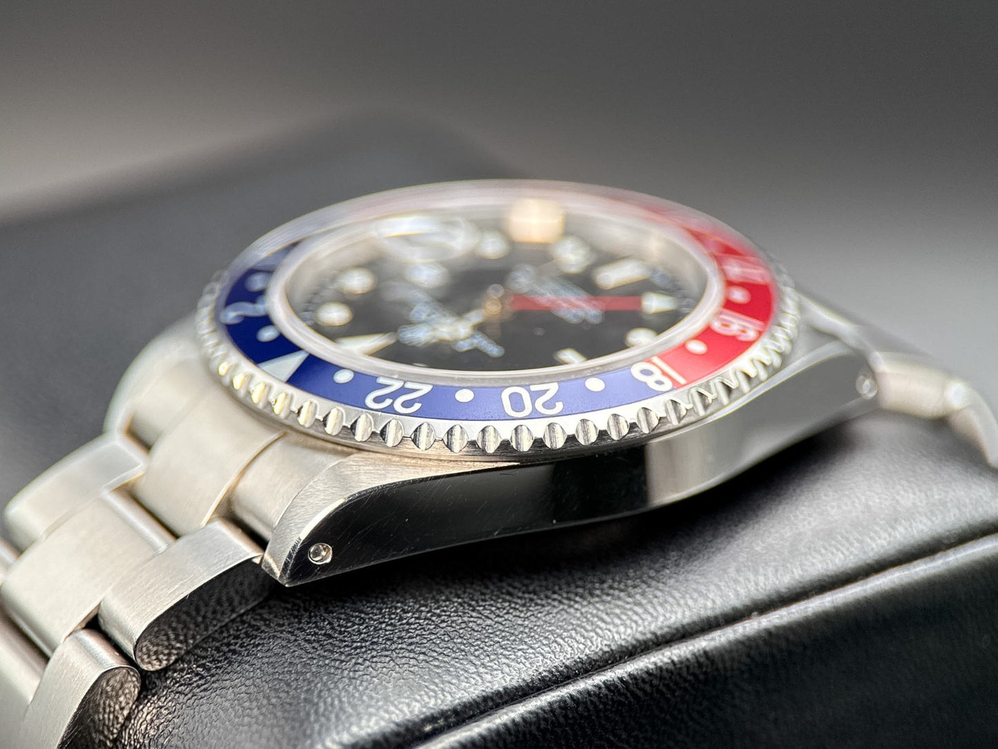 Rolex GMT-Master II 16710 Pepsi Bezel Steel 40mm Automatic Watch - 20014