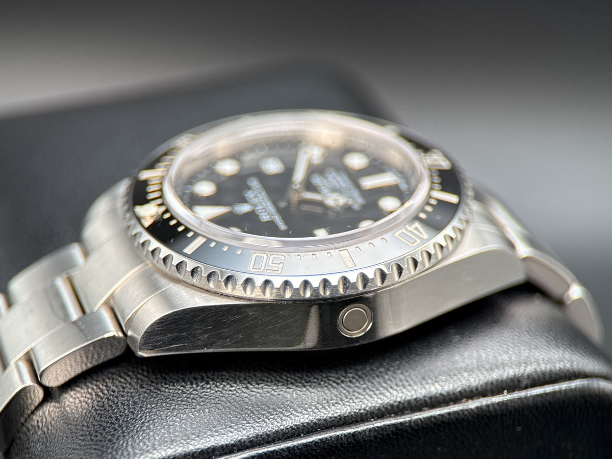 Rolex Sea-Dweller 116600 Black Dial Steel Oyster Automatic 40mm Watch - 20144