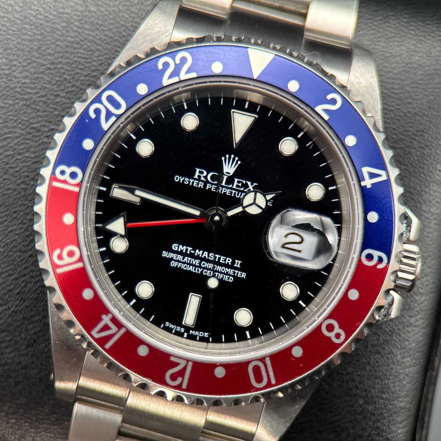 Rolex GMT-Master II 16710 Pepsi Bezel Steel 40mm Automatic Watch - 20010
