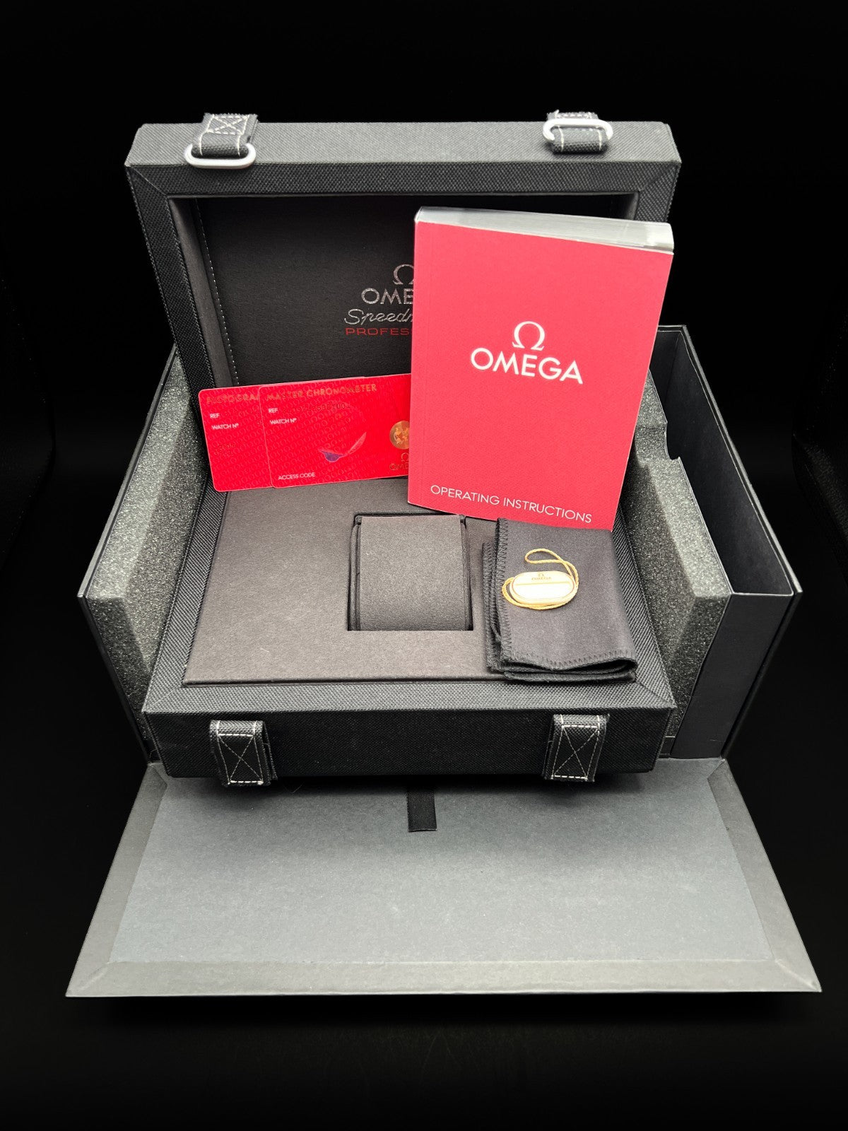 OMEGA Speedmaster Moonwatch 310.32.42.50.01.001 Black Dial 42mm Manual Watch10