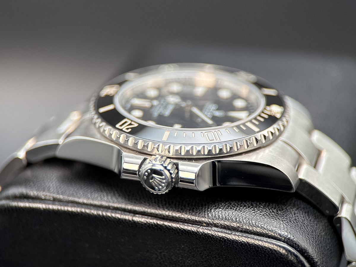 Rolex Submariner No-Date 114060 Black Dial 2018 - photo 3 of 11