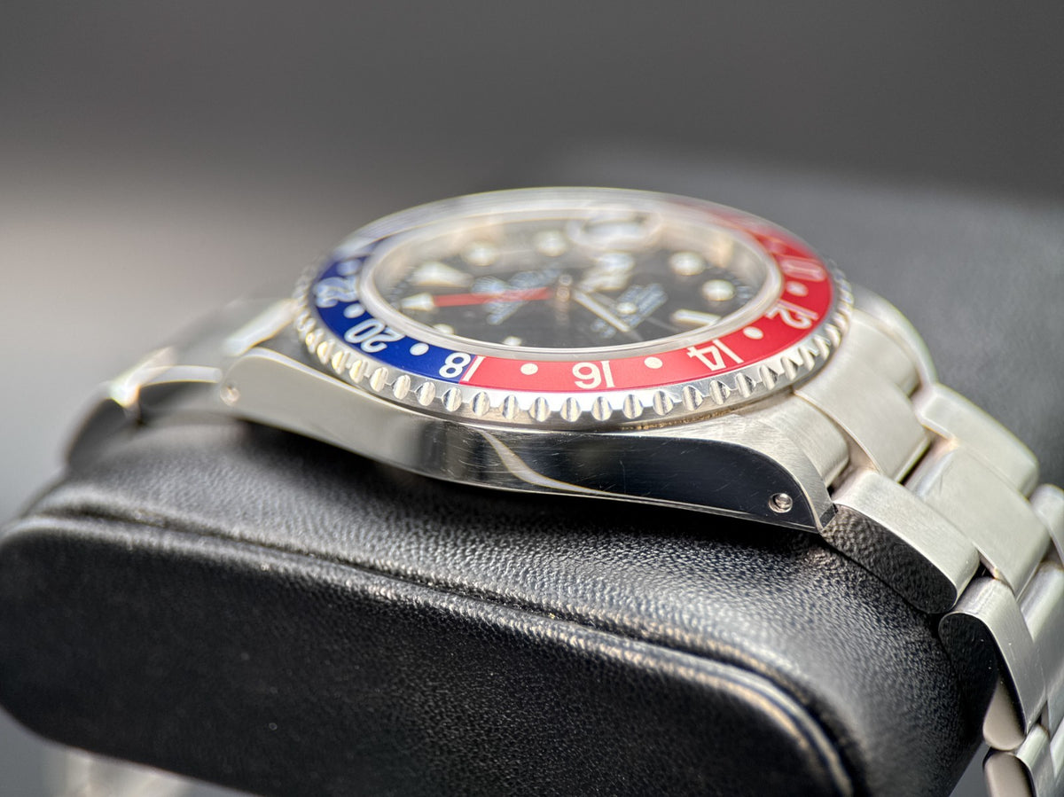 Rolex GMT-Master II 16710 Pepsi Black Dial - photo 4 of 11
