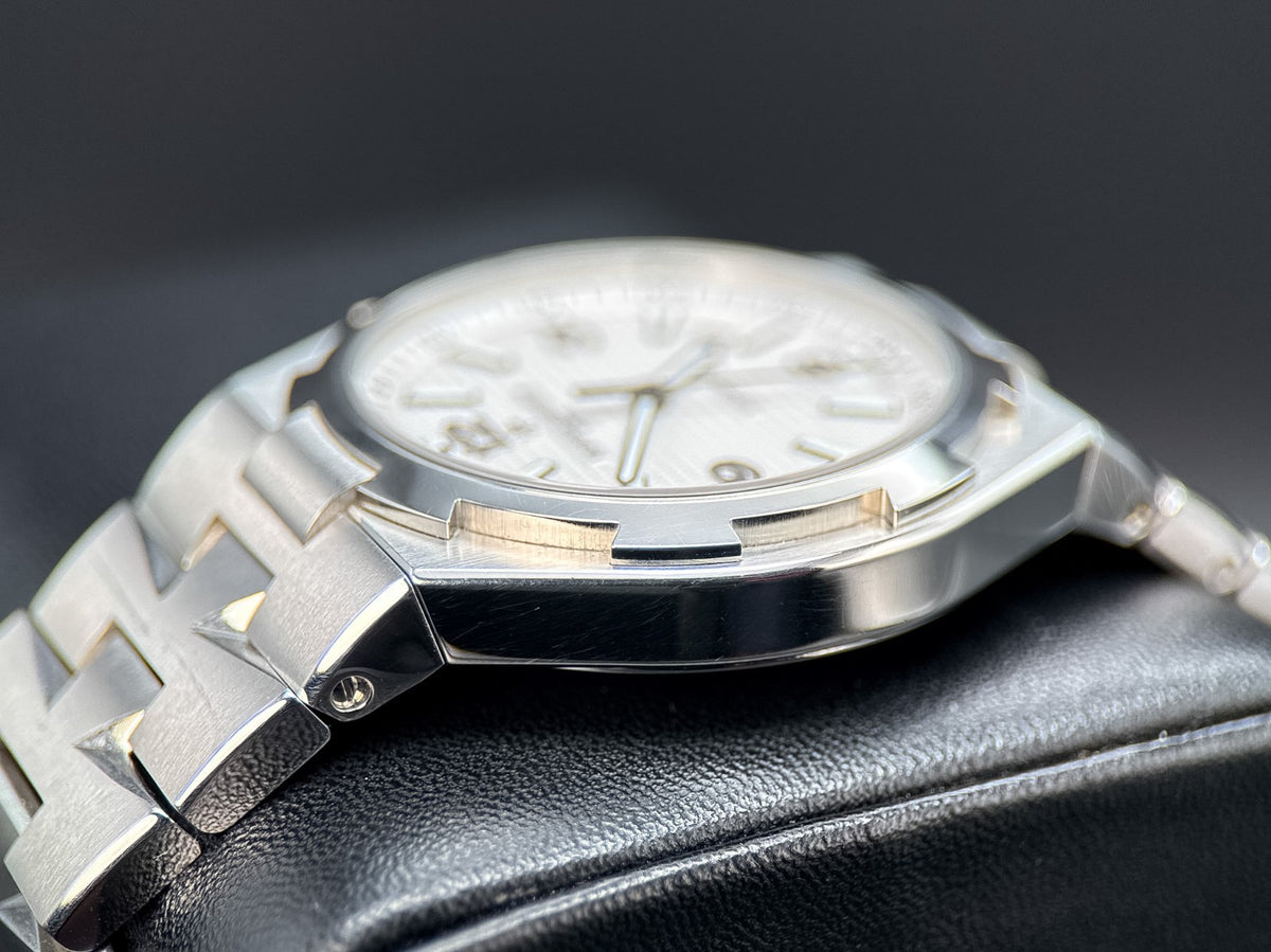 Vacheron Constantin Overseas 47040/B01A-9093 Silver 2016 - photo 5 of 11