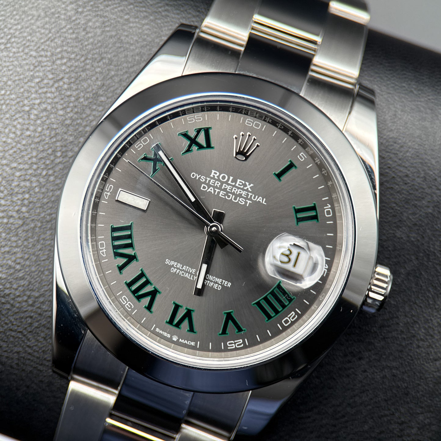 Rolex Datejust 41mm 126300 Smooth Bezel Wimbledon Dial Automatic Watch - 2018