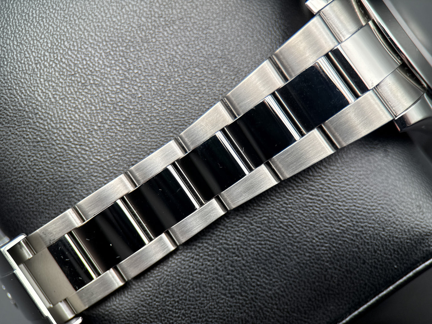 Rolex Datejust 41mm 126300 Smooth Bezel Wimbledon Dial Automatic Watch - 2018