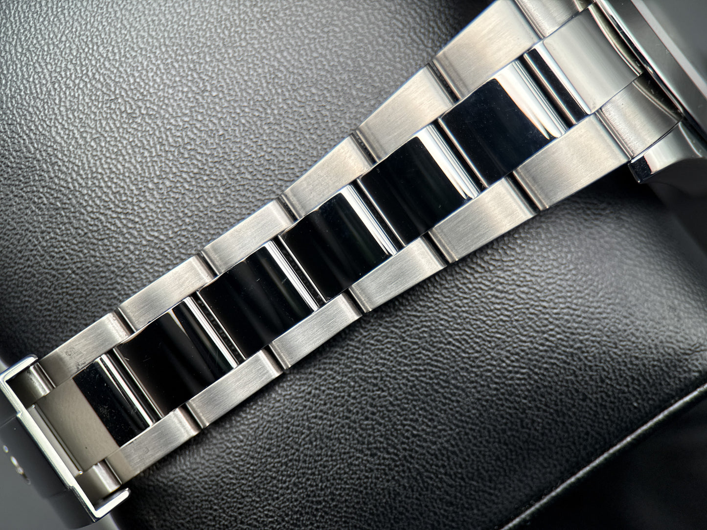 Rolex Datejust 41mm 126300 Smooth Bezel Wimbledon Dial Automatic Watch - 2018