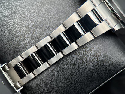 Rolex Datejust 41mm 126300 Smooth Bezel Wimbledon Dial Automatic Watch - 2018