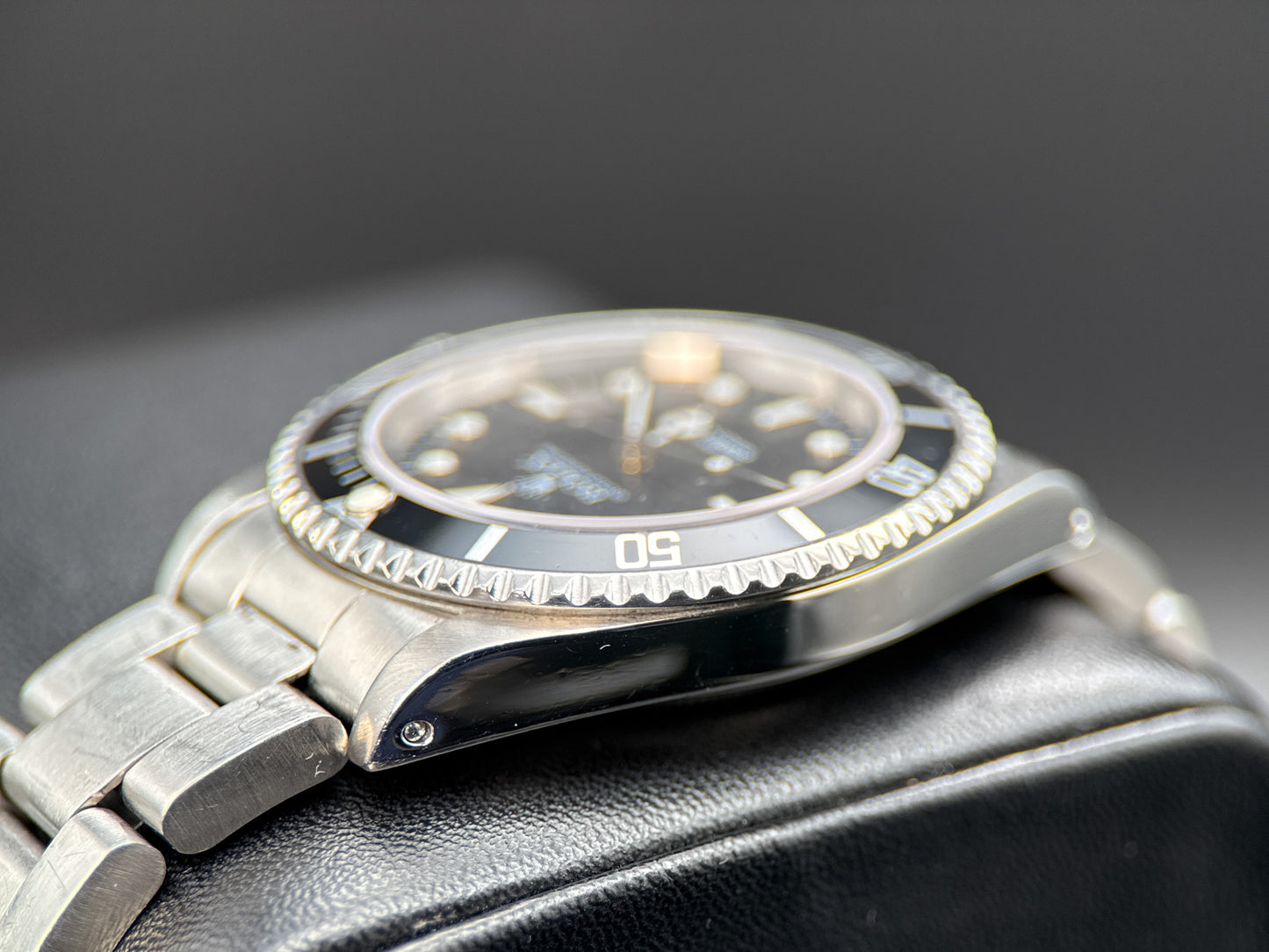 Rolex Submariner No-Date 14060M Black Dial 40mm Stainless Steel Automatic Watch