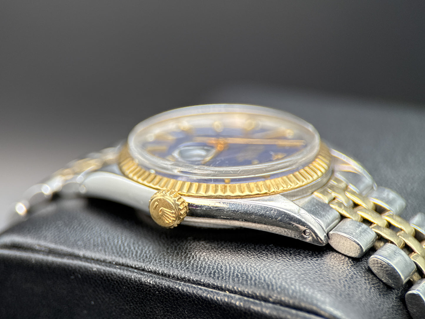 Vintage Rolex Datejust 1601 Blue Dial Gold Bezel Automatic 36mm Watch