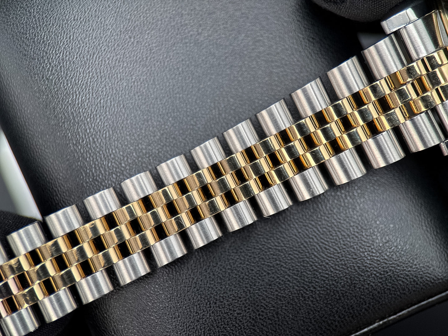 Rolex Datejust Turn-O-Graph 116263 White Dial Two-Tone Jubilee 36mm Watch